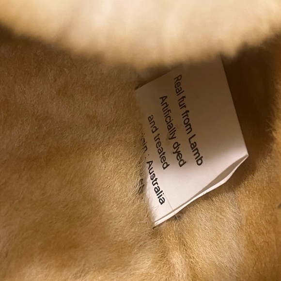 L.L. Bean Tan Moccasins with Cream Lining - Picture 9 of 9